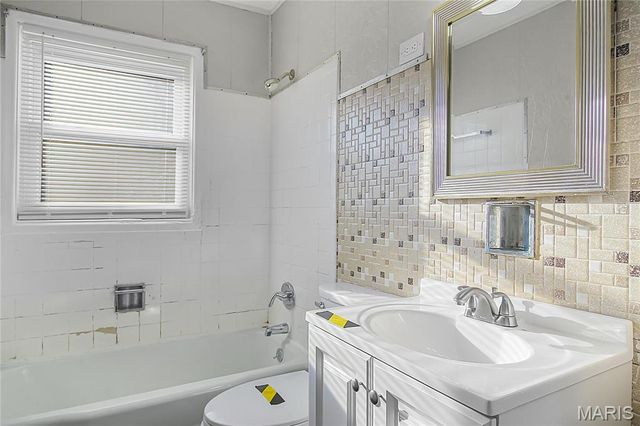 1428 San Salvador Drive, St Louis, MO 63138