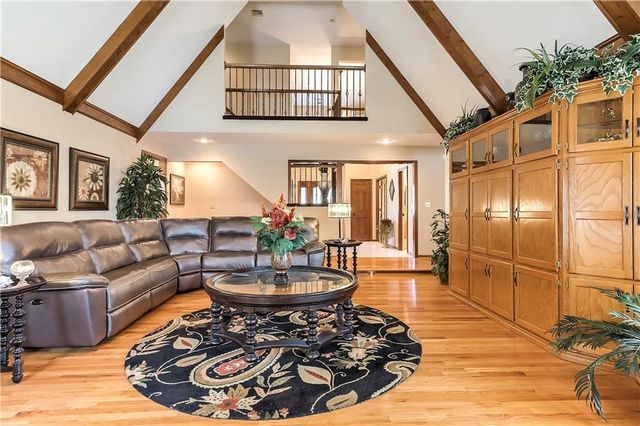 1303 NW Hawk Creek Drive, Blue Springs, MO 64015