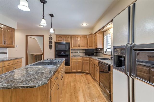 1303 NW Hawk Creek Drive, Blue Springs, MO 64015