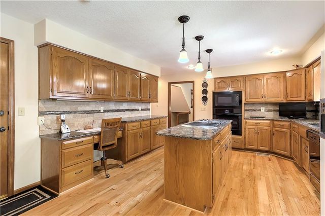 1303 NW Hawk Creek Drive, Blue Springs, MO 64015