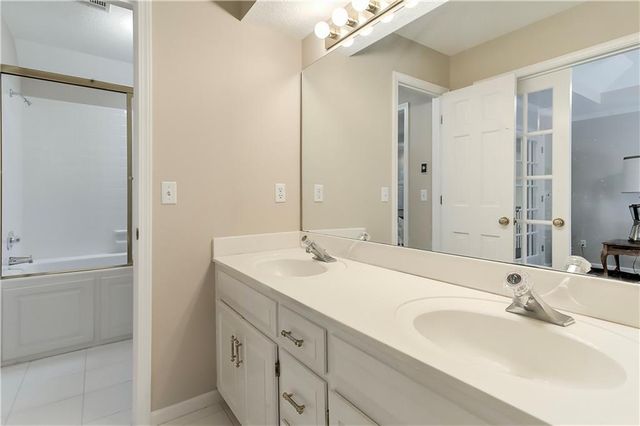 1303 NW Hawk Creek Drive, Blue Springs, MO 64015