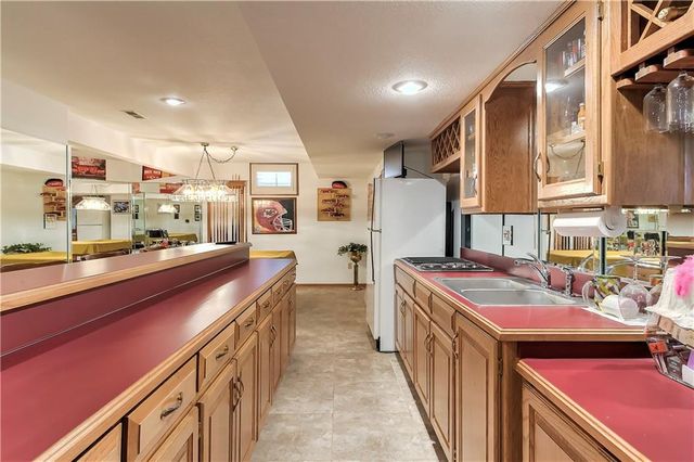 1303 NW Hawk Creek Drive, Blue Springs, MO 64015