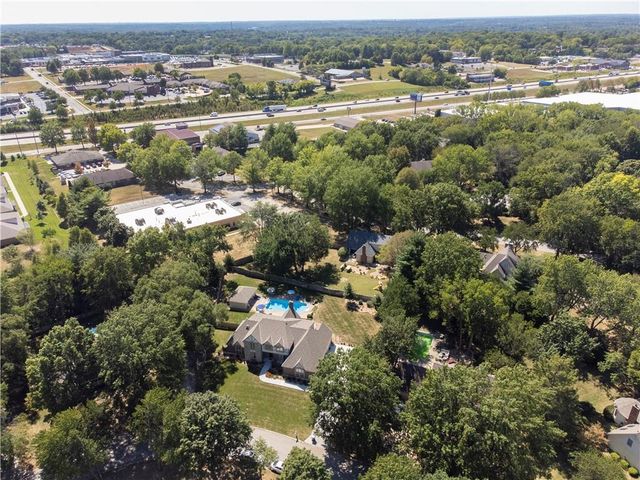 1303 NW Hawk Creek Drive, Blue Springs, MO 64015