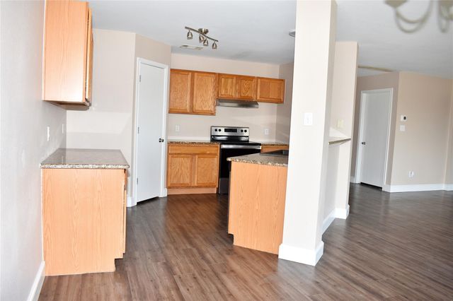 804 Lavaca LOOP, Elgin, TX 78621