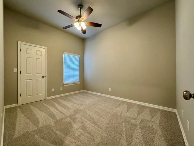6014 S 36th Street, Rogers, AR 72758