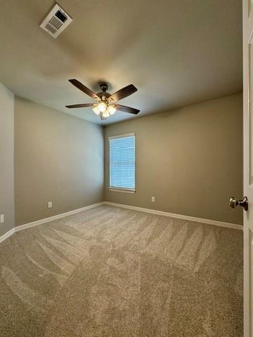 6014 S 36th Street, Rogers, AR 72758