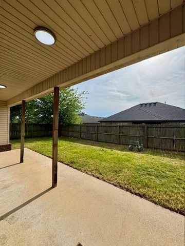 6014 S 36th Street, Rogers, AR 72758