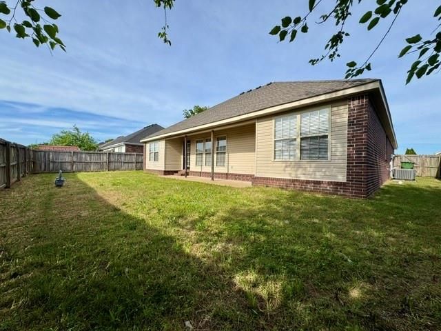 6014 S 36th Street, Rogers, AR 72758