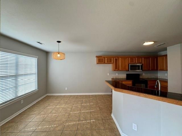 6014 S 36th Street, Rogers, AR 72758