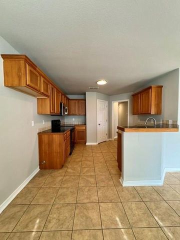 6014 S 36th Street, Rogers, AR 72758