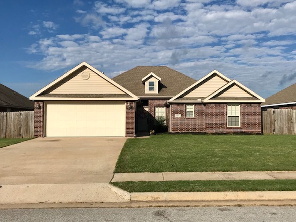 6014 S 36th Street, Rogers, AR 72758
