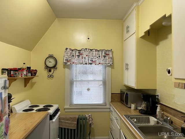 323-325 N Front Street, Marquette, MI 49855