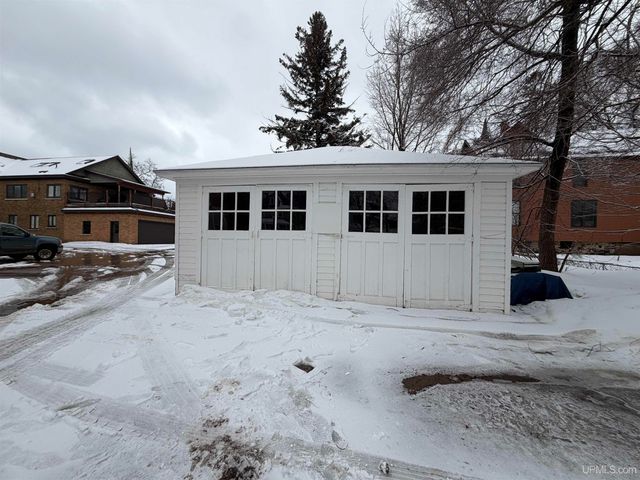 323-325 N Front Street, Marquette, MI 49855