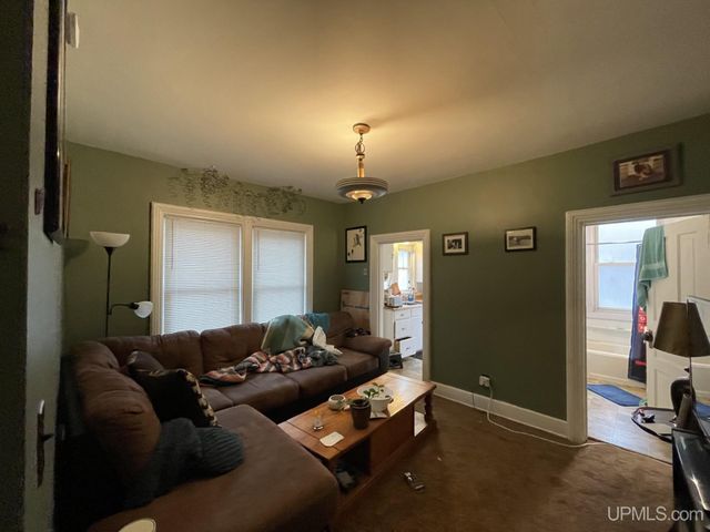 323-325 N Front Street, Marquette, MI 49855