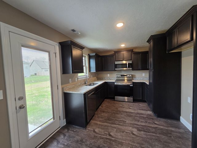 2913 Valley Farms Drive, Christiana, TN 37037