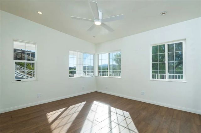 10161 Foothill Boulevard, Sylmar, CA 91342