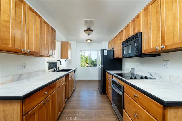 10161 Foothill Boulevard, Sylmar, CA 91342