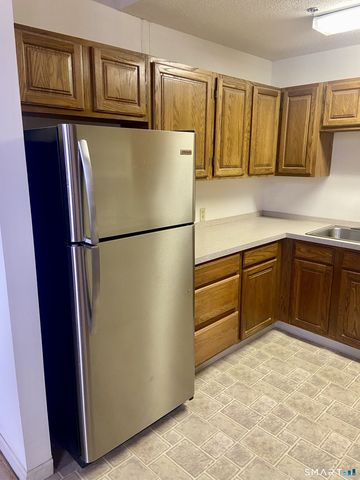 16 Vernon Avenue APT 24, Vernon, CT 06066