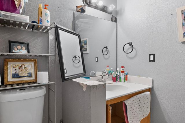 7704 Kane Court NW, Albuquerque, NM 87120