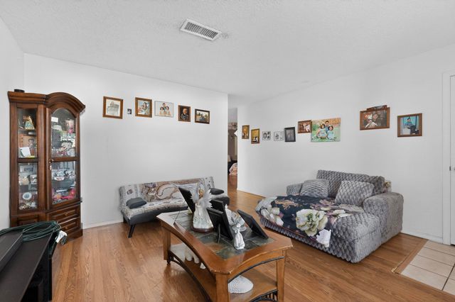 7704 Kane Court NW, Albuquerque, NM 87120