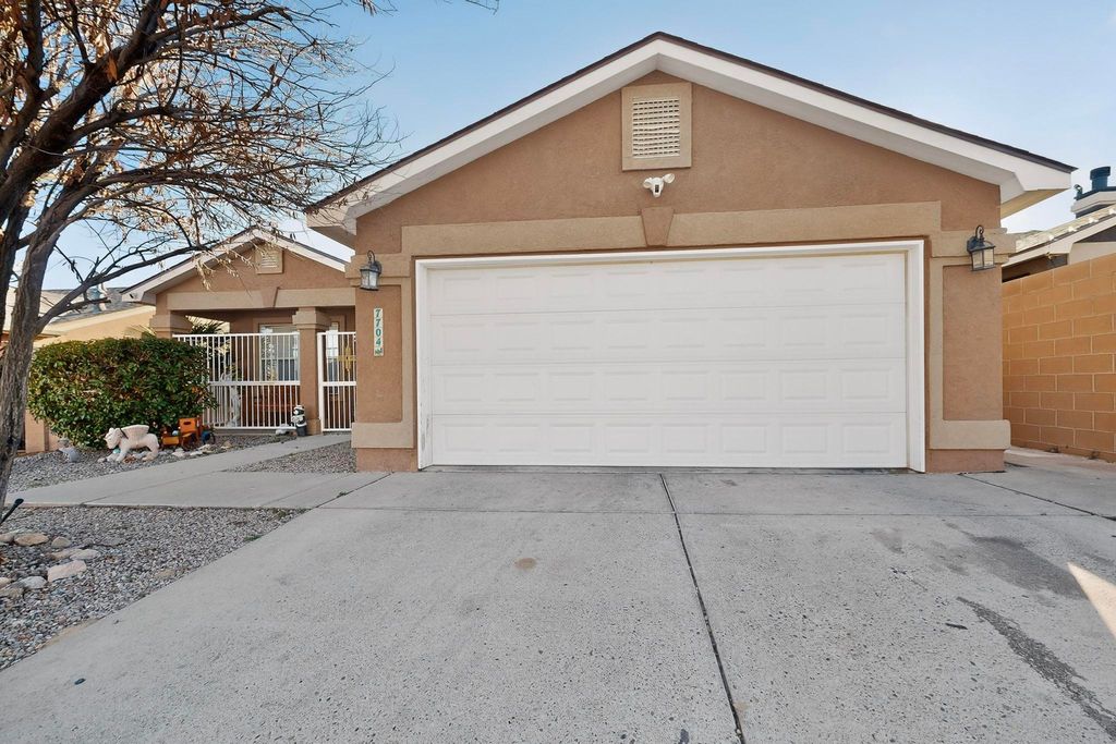 7704 Kane Court NW, Albuquerque, NM 87120