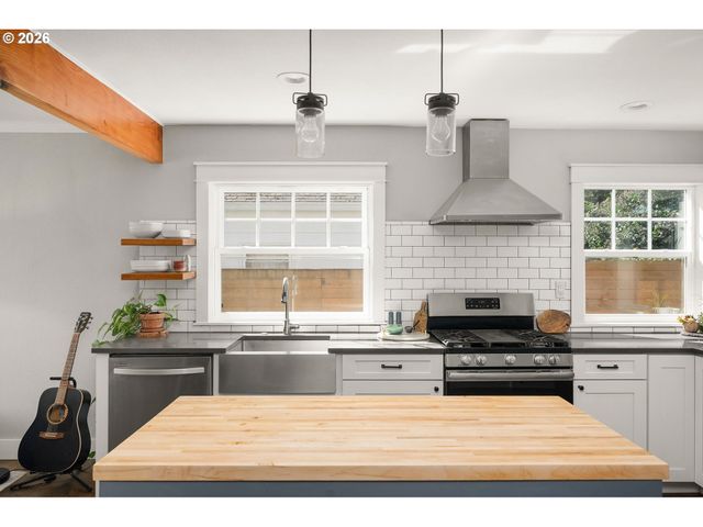 6133 Ne 18TH Ave, Portland, OR 97211