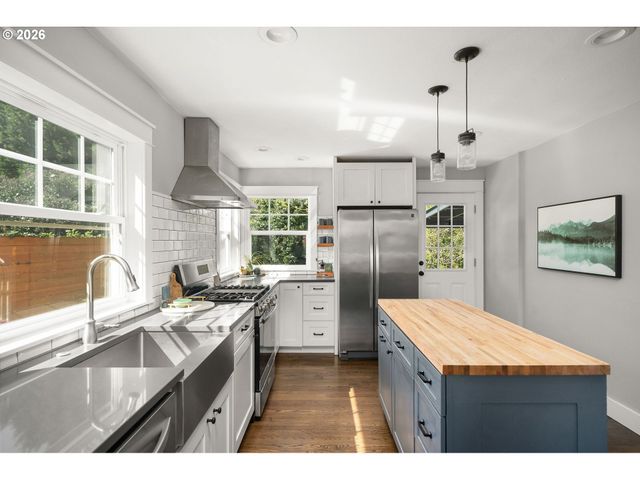 6133 Ne 18TH Ave, Portland, OR 97211