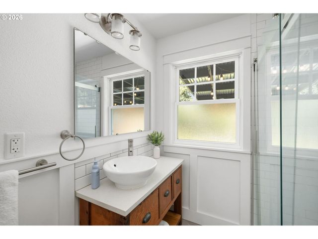 6133 Ne 18TH Ave, Portland, OR 97211