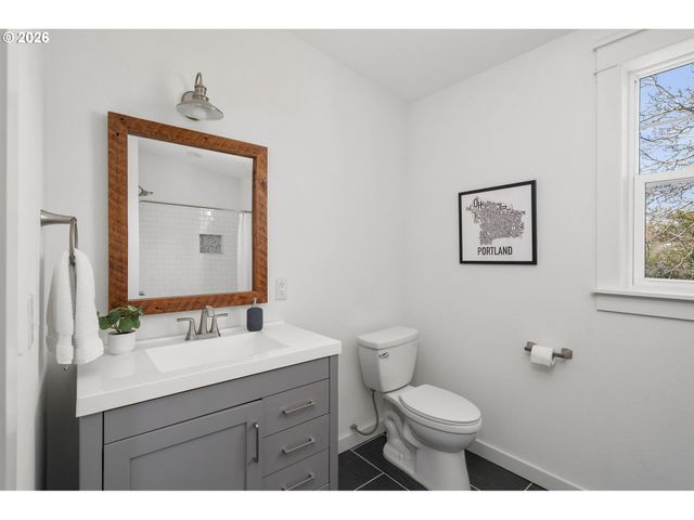 6133 Ne 18TH Ave, Portland, OR 97211