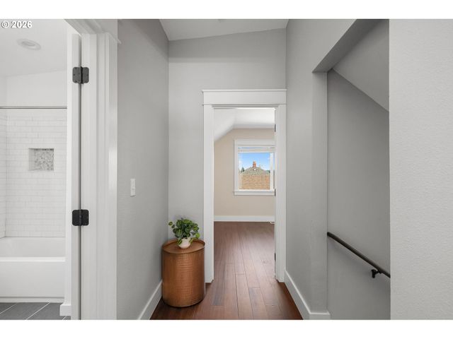 6133 Ne 18TH Ave, Portland, OR 97211