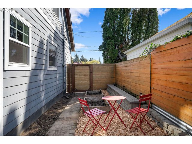 6133 Ne 18TH Ave, Portland, OR 97211