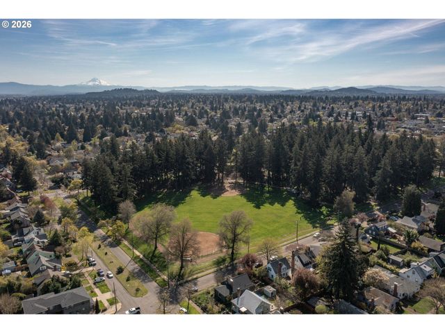 6133 Ne 18TH Ave, Portland, OR 97211