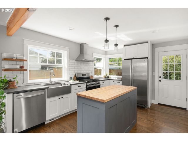 6133 Ne 18TH Ave, Portland, OR 97211