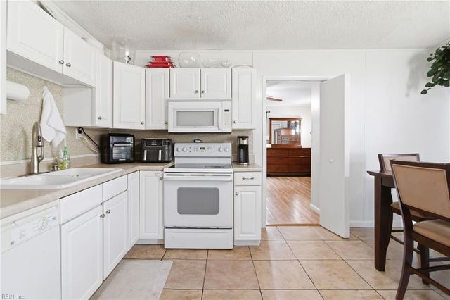 5616 W Norfolk RD, Portsmouth, VA 23703