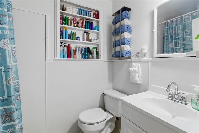 5616 W Norfolk RD, Portsmouth, VA 23703