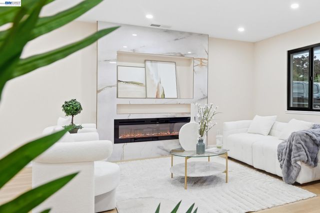 2843 Jennifer Dr, Castro Valley, CA 94546