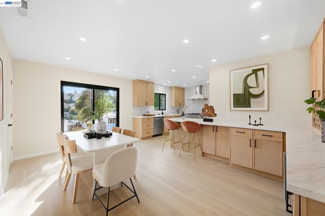 2843 Jennifer Dr, Castro Valley, CA 94546