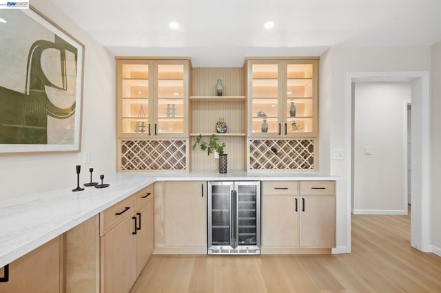 2843 Jennifer Dr, Castro Valley, CA 94546