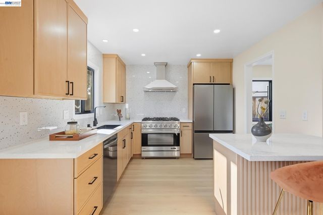 2843 Jennifer Dr, Castro Valley, CA 94546