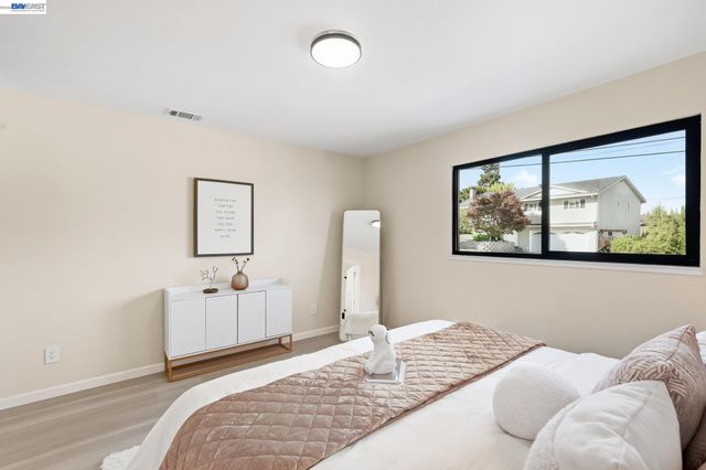 2843 Jennifer Dr, Castro Valley, CA 94546