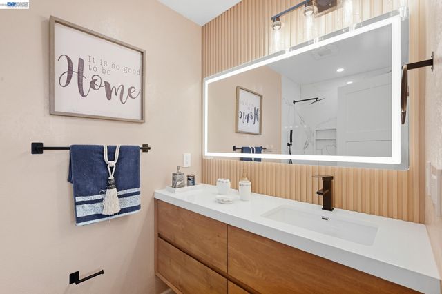2843 Jennifer Dr, Castro Valley, CA 94546