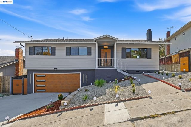 2843 Jennifer Dr, Castro Valley, CA 94546