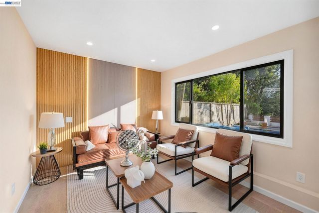 2843 Jennifer Dr, Castro Valley, CA 94546