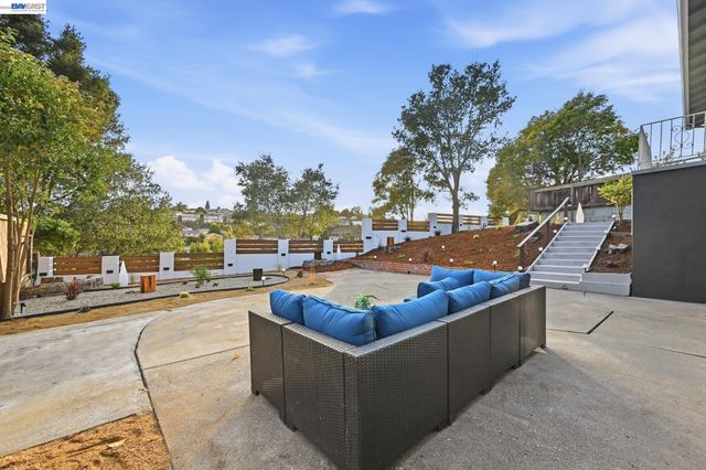 2843 Jennifer Dr, Castro Valley, CA 94546