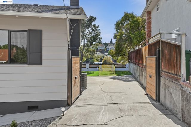 2843 Jennifer Dr, Castro Valley, CA 94546