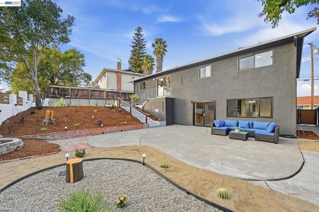 2843 Jennifer Dr, Castro Valley, CA 94546