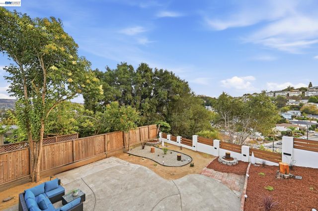 2843 Jennifer Dr, Castro Valley, CA 94546