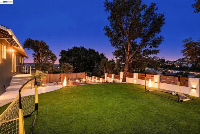 2843 Jennifer Dr, Castro Valley, CA 94546
