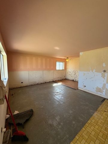 17226 Community Street, Lansing, IL 60438
