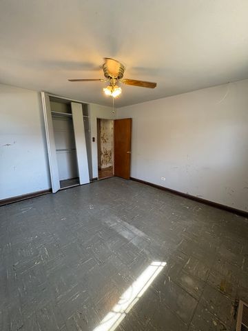 17226 Community Street, Lansing, IL 60438